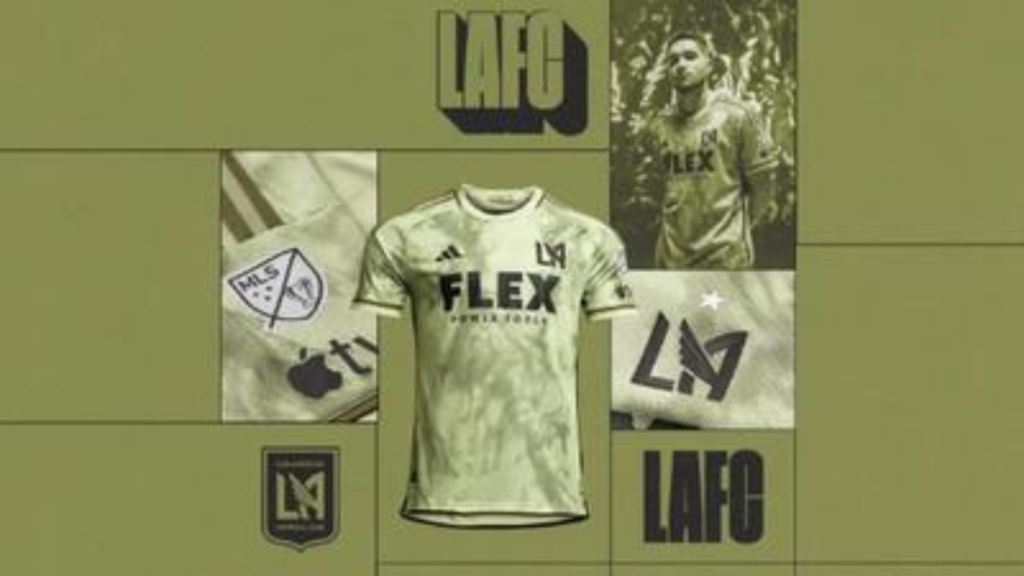 Uniforme de visitantes del LAFC para la temporada 2023