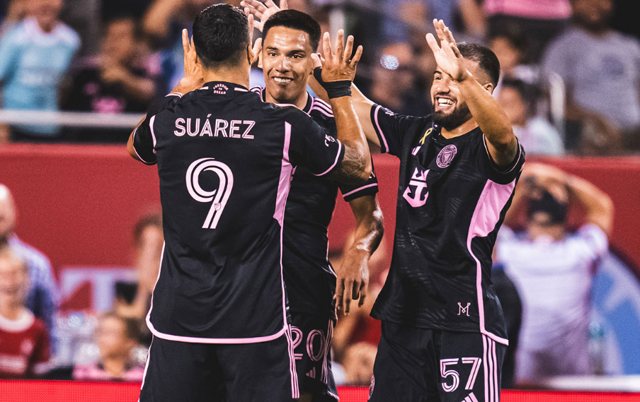 Suárez, Gómez y Chelo W. Foto: cortesía Inter Miami.