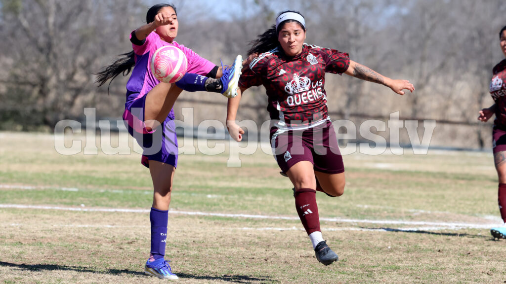 Las Queens de Jarochos Soccer League lograron el tercer lugar | Foto: Club Deportes / Jorge Iturralde