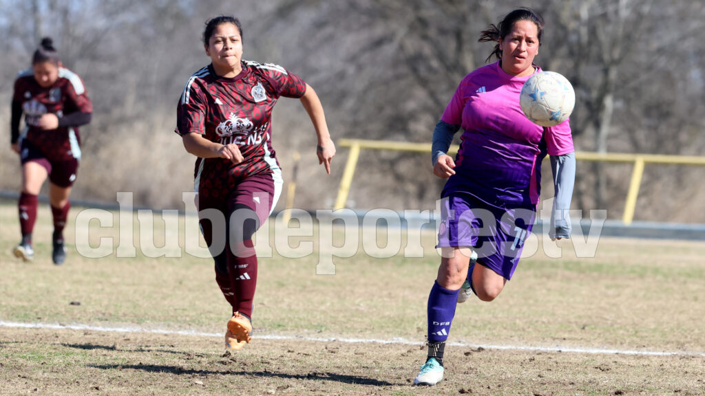 Las Queens de Jarochos Soccer League lograron el tercer lugar | Foto: Club Deportes / Jorge Iturralde