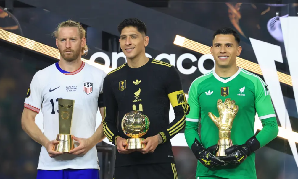 Álvarez Díaz y Malagón reciben los premios de la Copa Oro Concacaf 2025